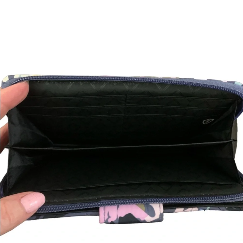 Vera Bradley Ultralight Turnlock Wallet “Chrysanthemum Crush”. NWT - Picture 4 of 8